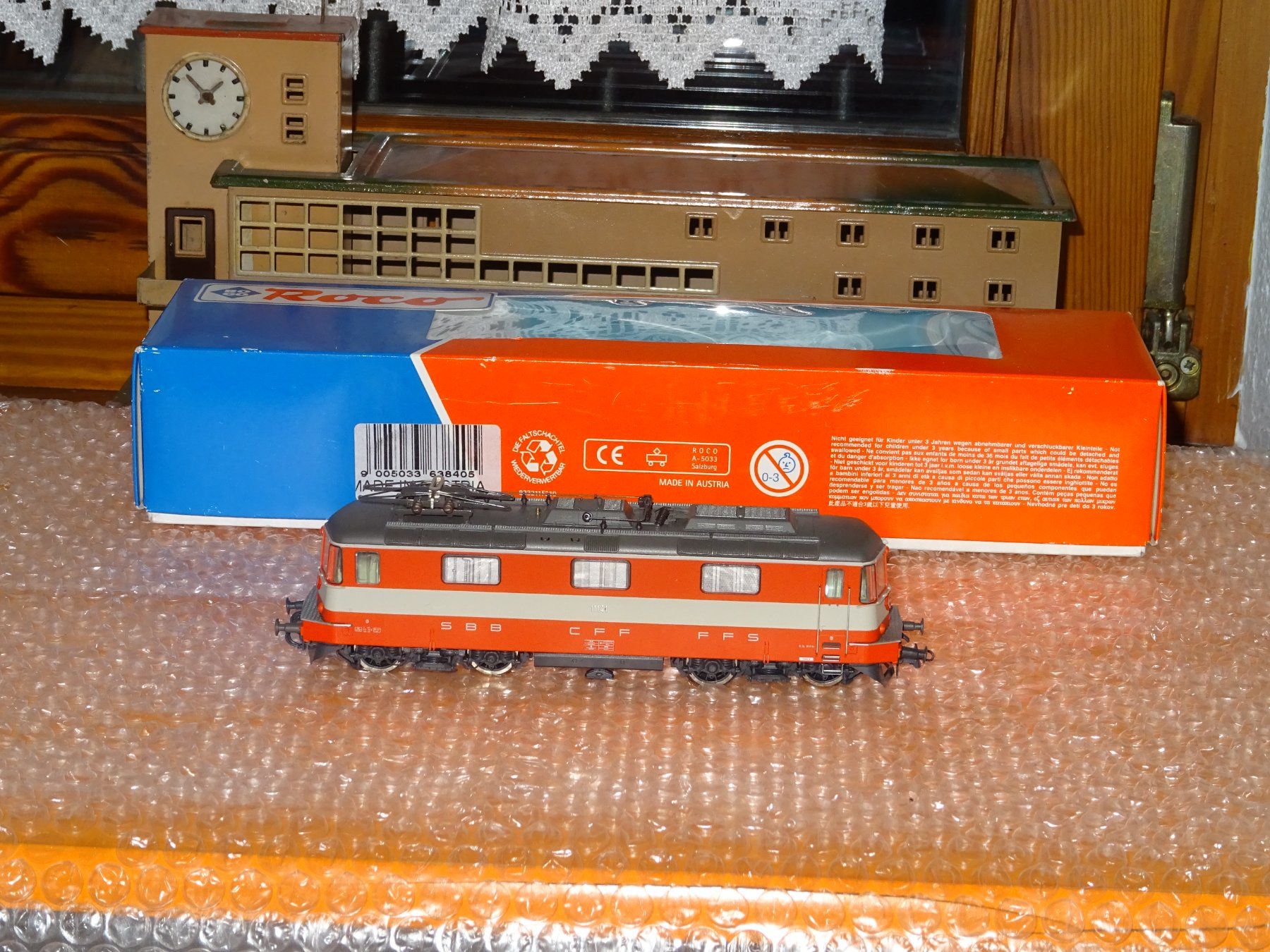 Roco Modellini di ferrovie: Roco Re 4/4 II Swiss-Express – Usato da Bigorio venduto da hp_41 1