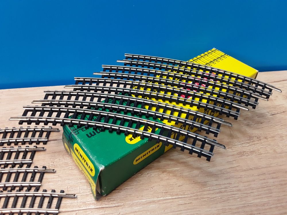Minitrix 14922 Gleis Gebogen Spur N, 10 Stück