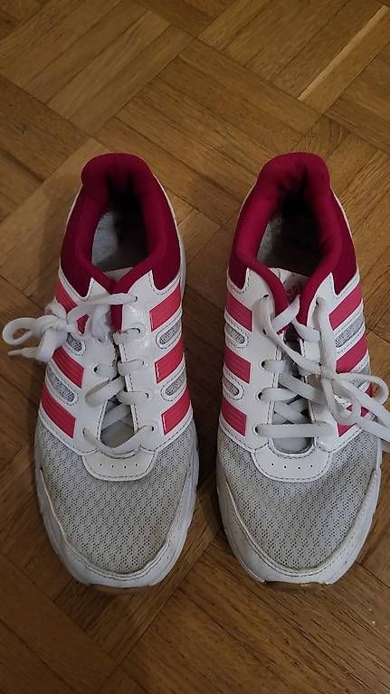Scarpe per ragazze: ADIDAS Turnschuhe/Hallenschuhe Gr. 35 – Usato da Rorschacherberg venduto da Maku007