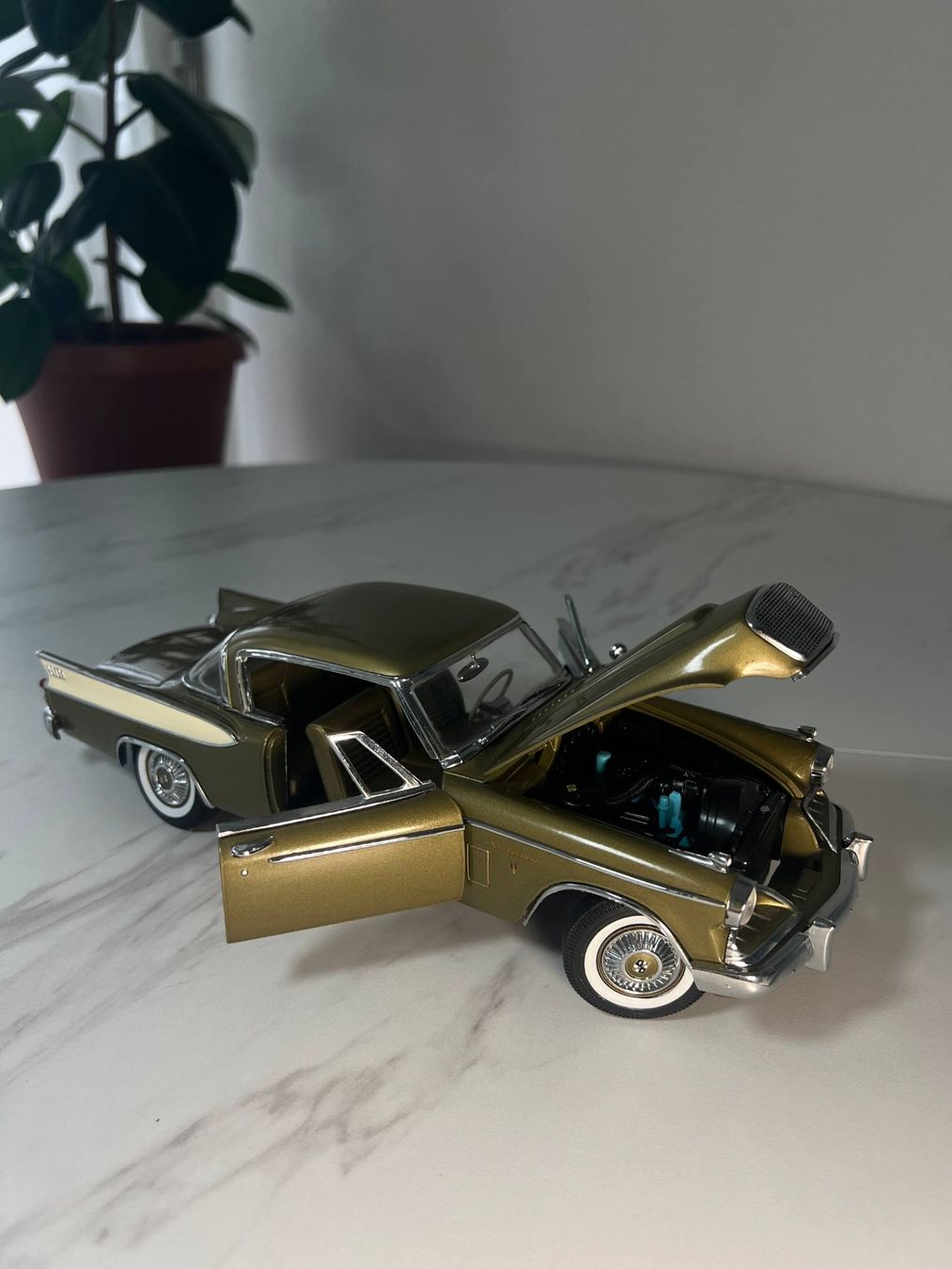 Modellini d'auto: Studebaker Golden Hawk 1957 Modellauto 1:18 – Usato da Basel venduto da hol_8ldp 2