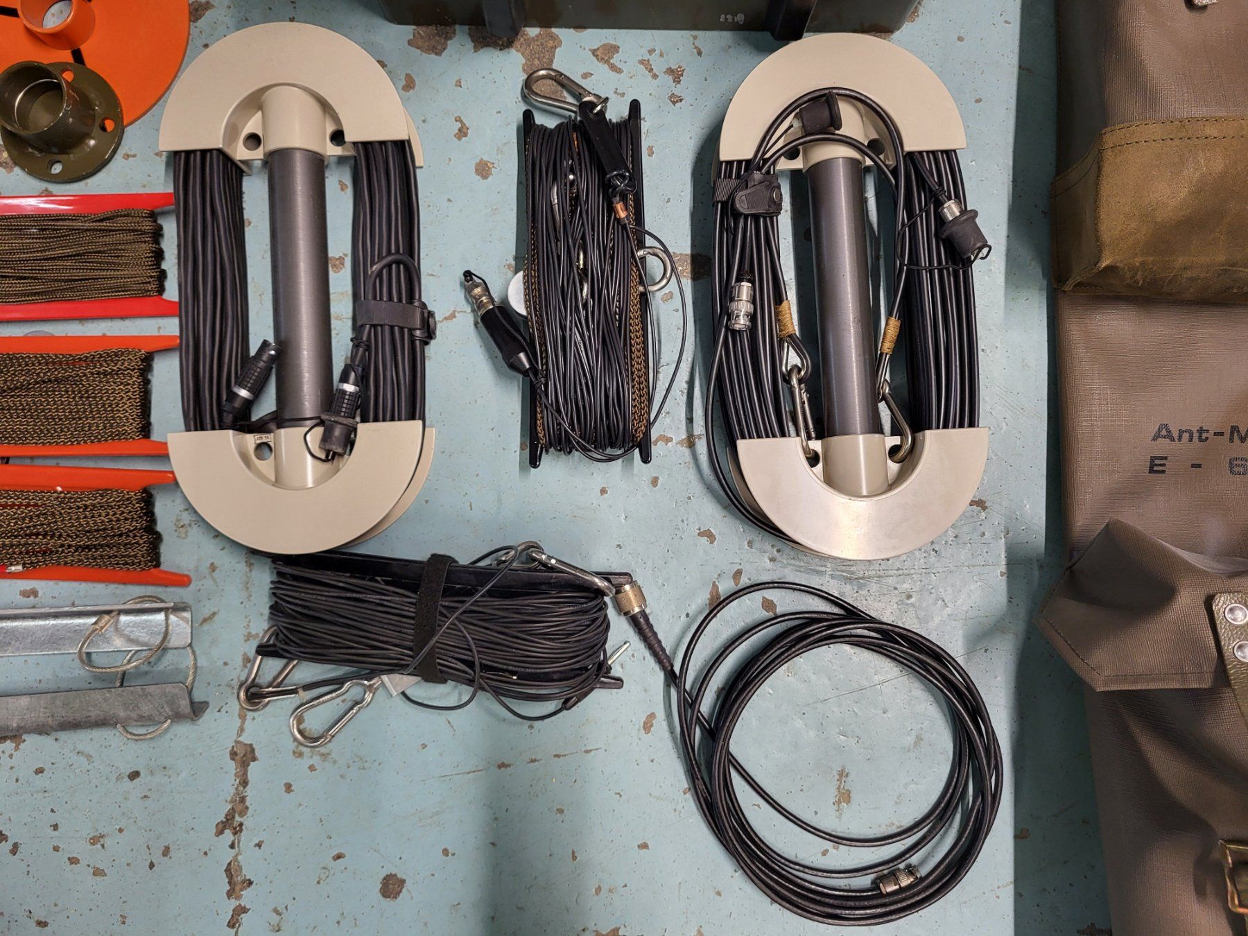 Radiocomunicazione: Armeeantenne mit Empfänger  E-646 – Usato da Brügg BE venduto da POU-BELLE 3