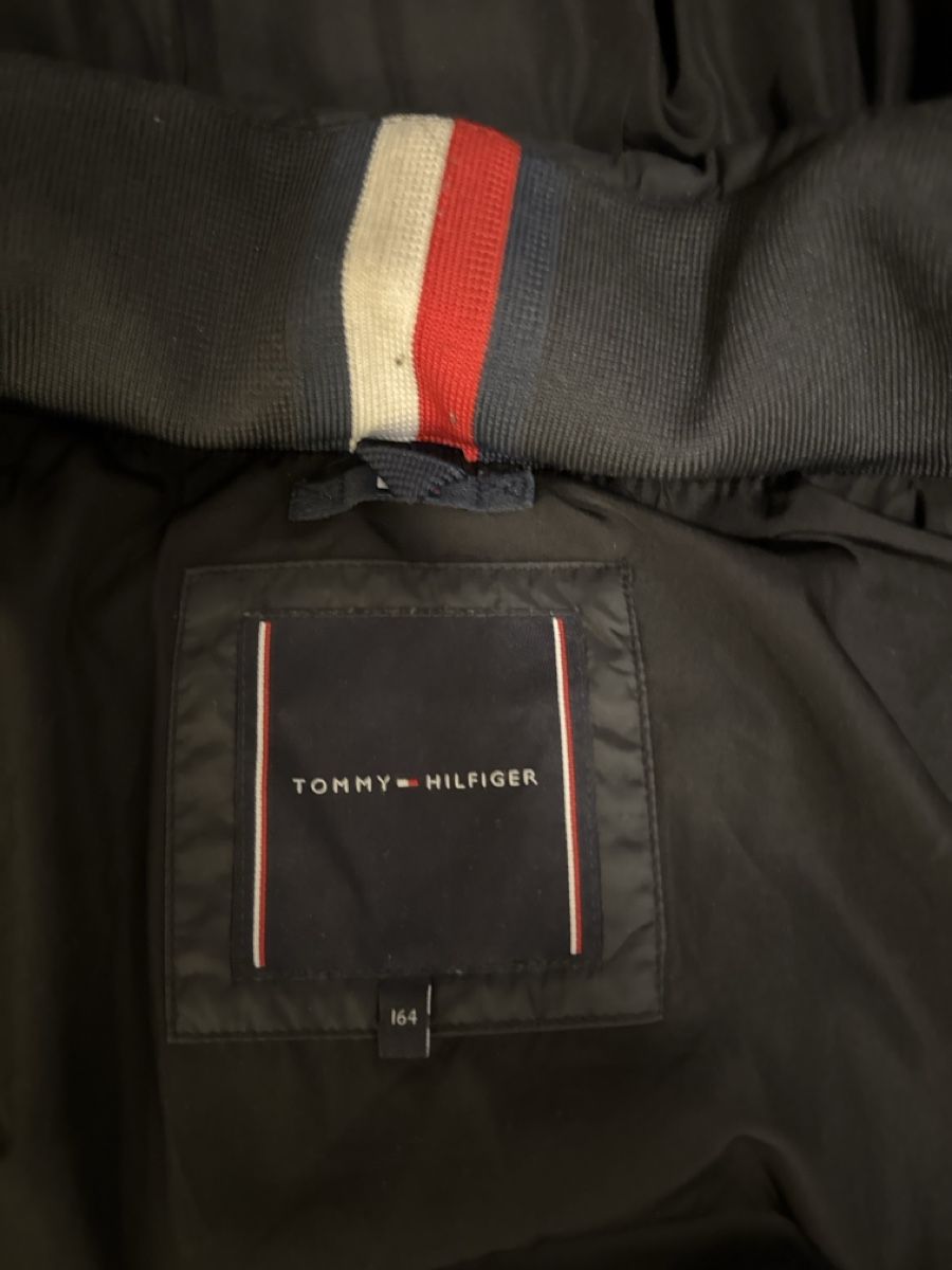 Giacche: Veste tommy hilfiger – Usato da Fribourg venduto da bar_q2pw 2