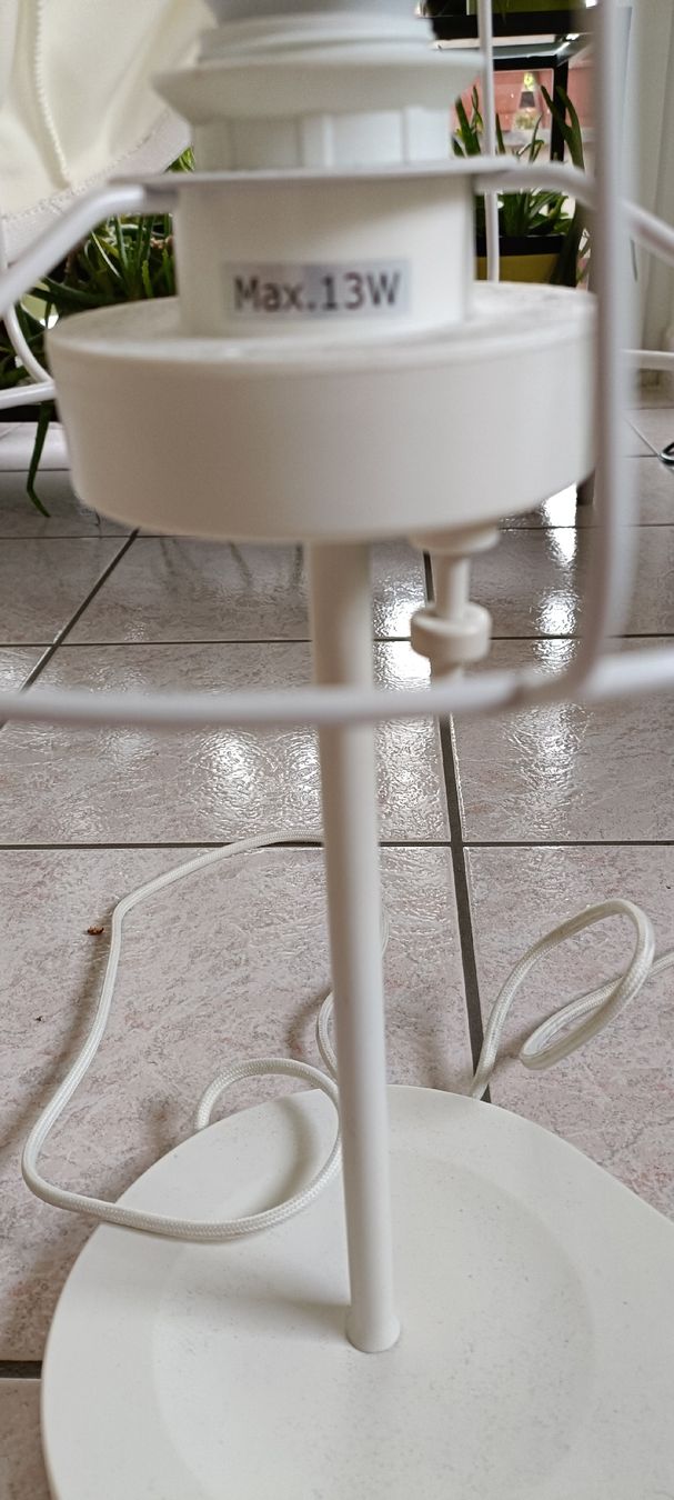Ikea Lampade: TISCHLAMPE MIT USB charger – Usato da Porza venduto da tbch 1