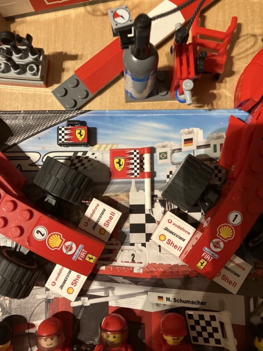 Lego Kit di costruzioni: Lego 8672 Ferrari Finish Line – Usato da Glarus venduto da Jhuber78 4