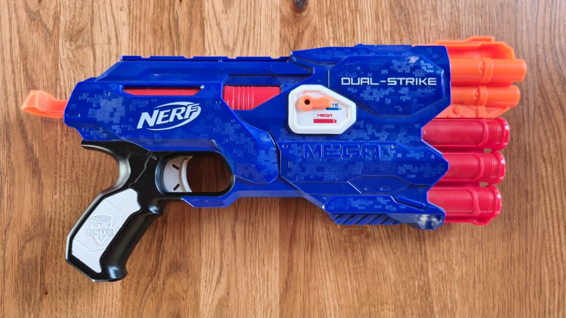 Nerf Spielzeuge: Nerf N-Strike Elite XD Dual-Strike Blaster Hasbro B4620 – Gebraucht aus Winkel von Heuresis