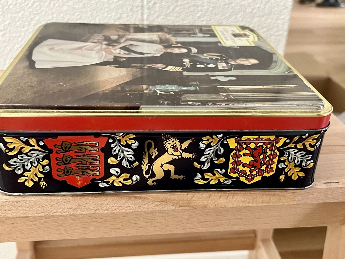 Dosen: Queen Elizabeth II Blechdose – Gebraucht aus Bern von RussianDoll 5