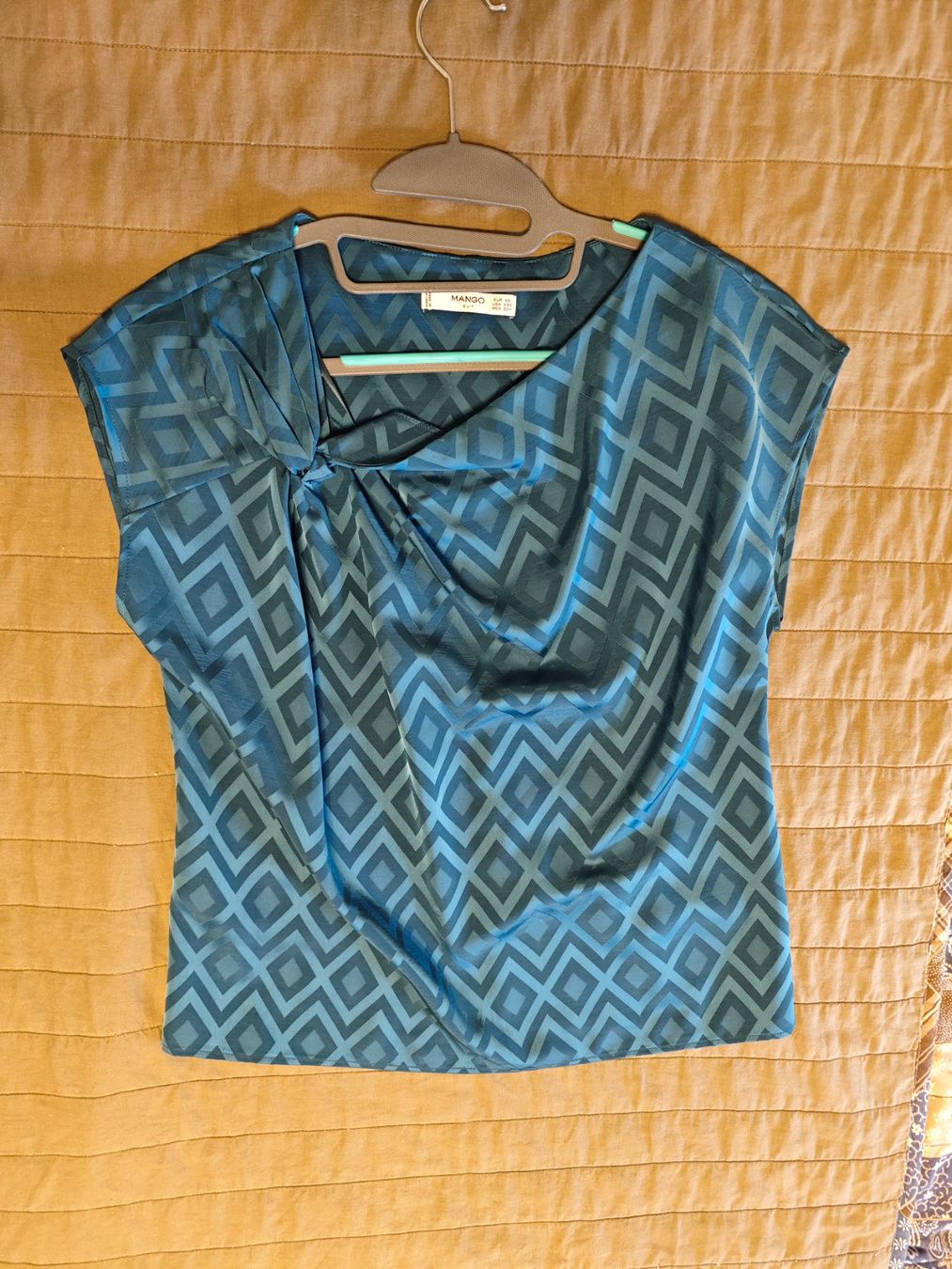 Mango Camicette: Elegante blusa Mango – Usato da Comano venduto da Mary922