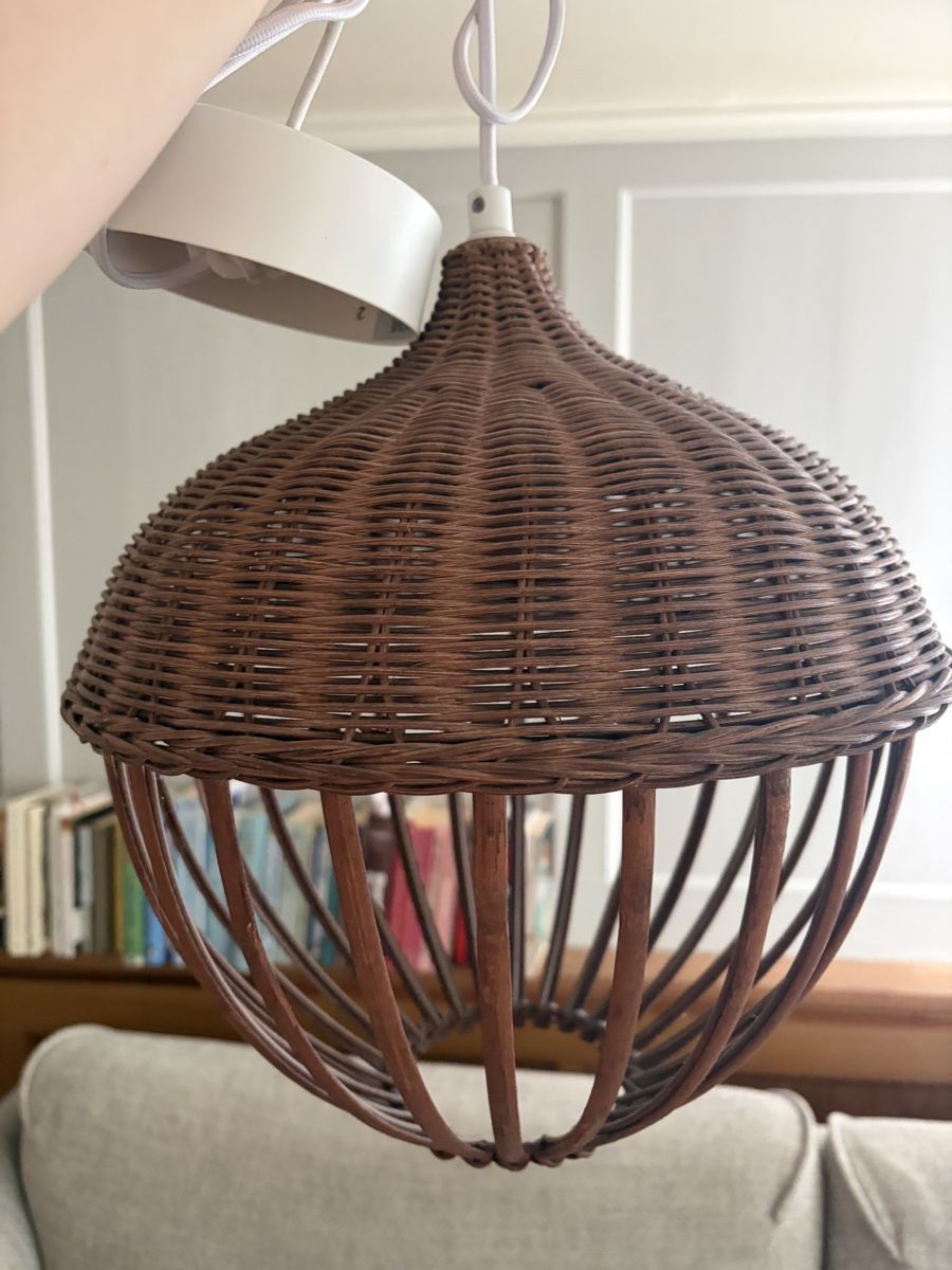 H&M Lampadari & plafoniere: Kinderzimmerlampe Rattan in Eichelform – Usato da Widnau venduto da iri_7s8w 2