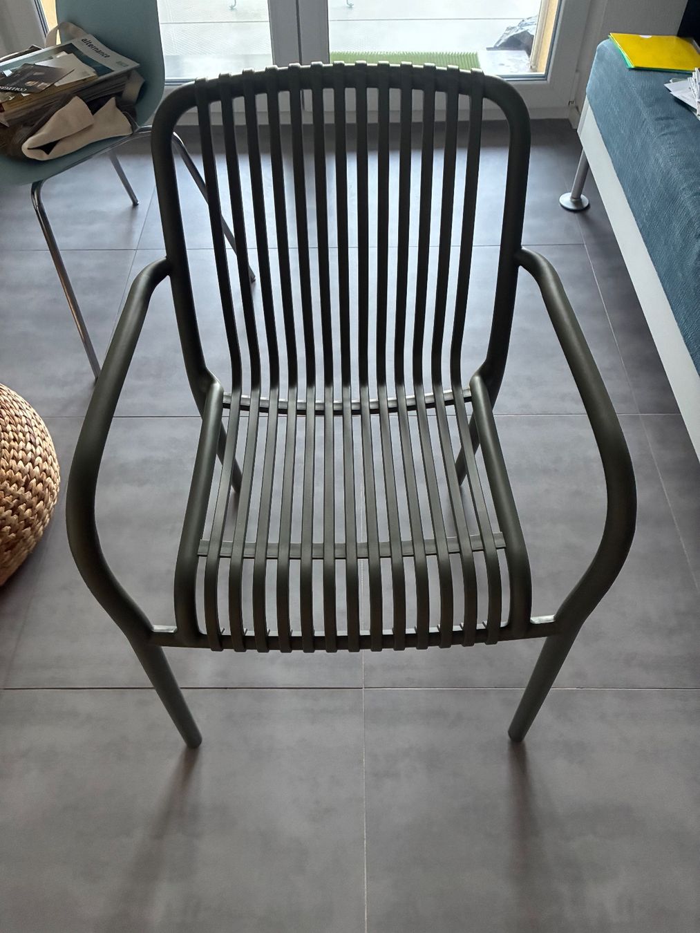 Livique Stühle: Chaise en plastique vert – Gebraucht aus Neuchâtel von RitaLaura 1