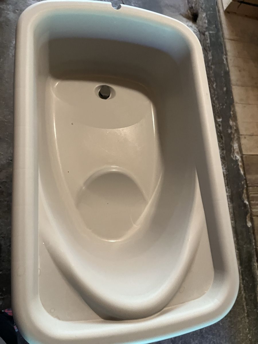 Vasche da bagno: Baby Badewanne mit Gestell – Usato da Wyssachen venduto da roth19 6