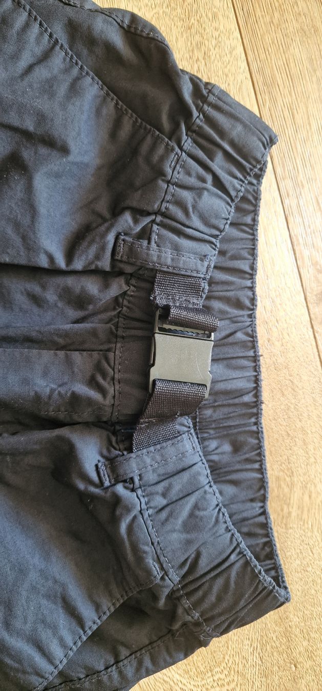 H&M Pantaloni: Neu H&M Wanderhose 134 – Usato da Emmenbrücke venduto da Nadmorebiti 2