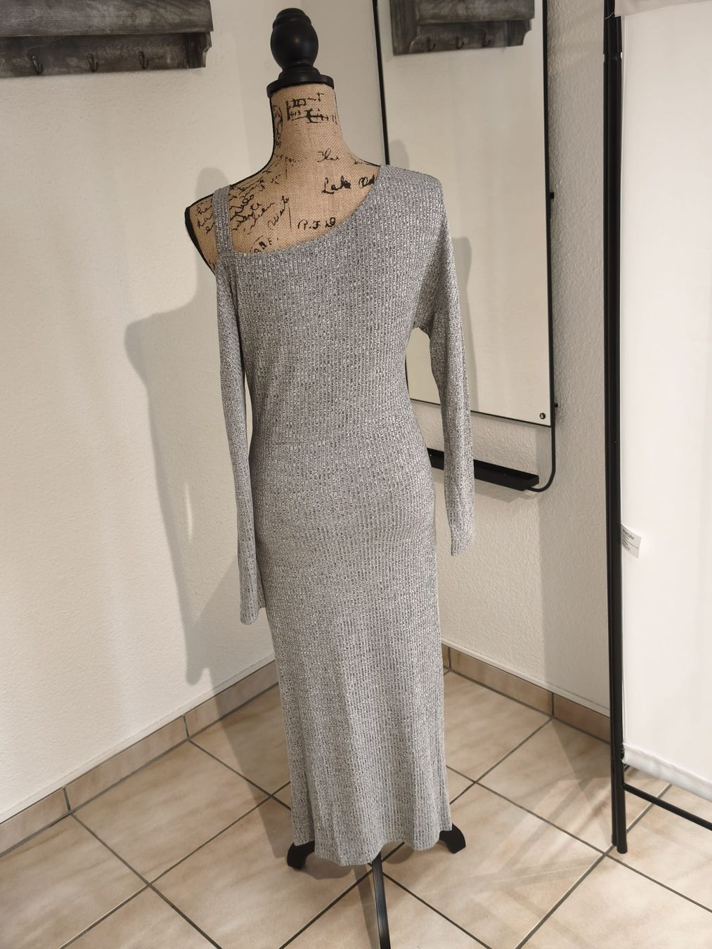 Shein Vestiti: Shein Kleid, Grau, Grösse M (38) – Nuovo (secondo la descrizione) da Emmetten venduto da SecondhandSiska 2