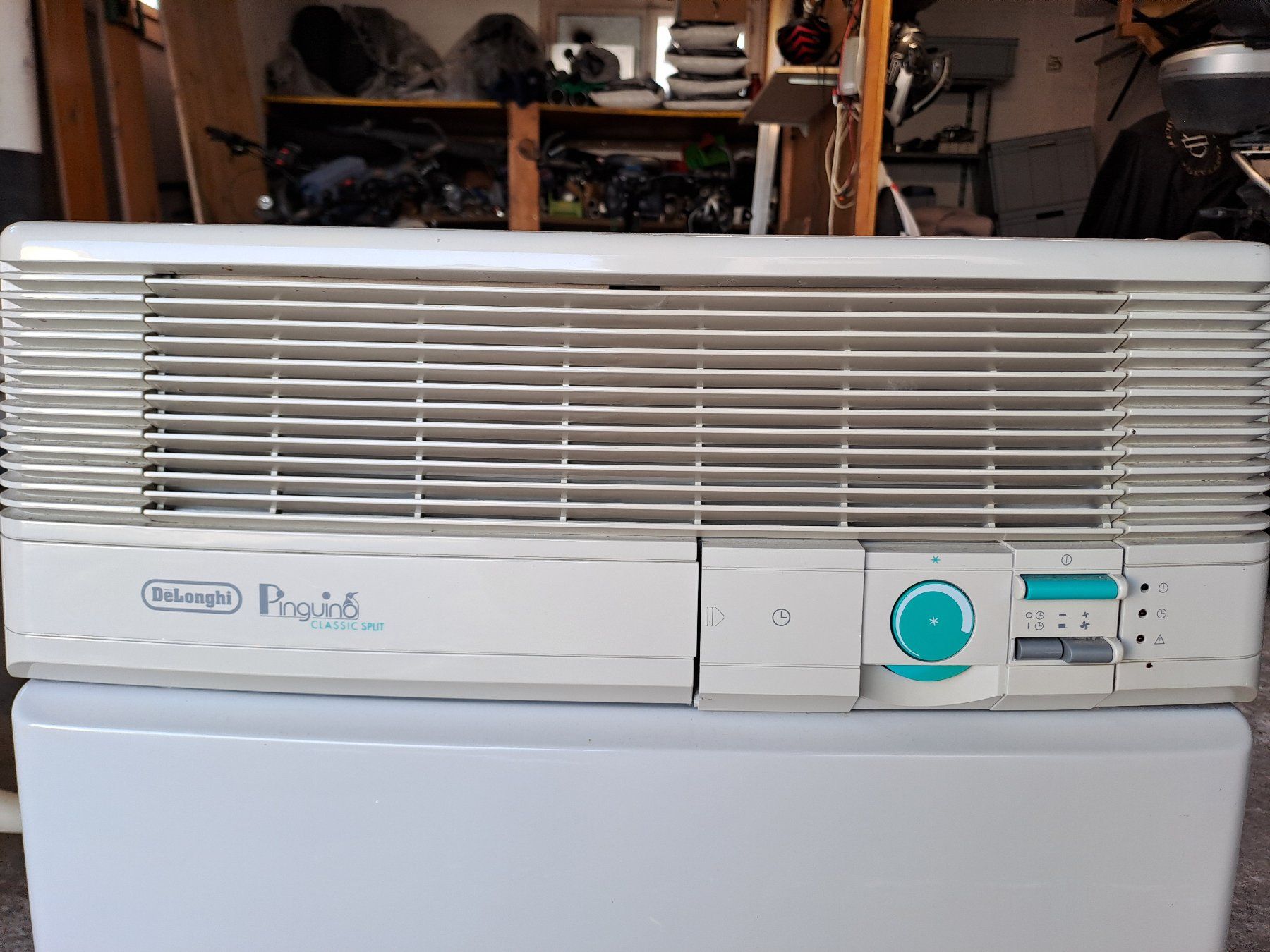 De'Longhi Condizionatori: Mobile Split-Klimaanlage De'Longhi Pinguino – Usato da Burg AG venduto da  3
