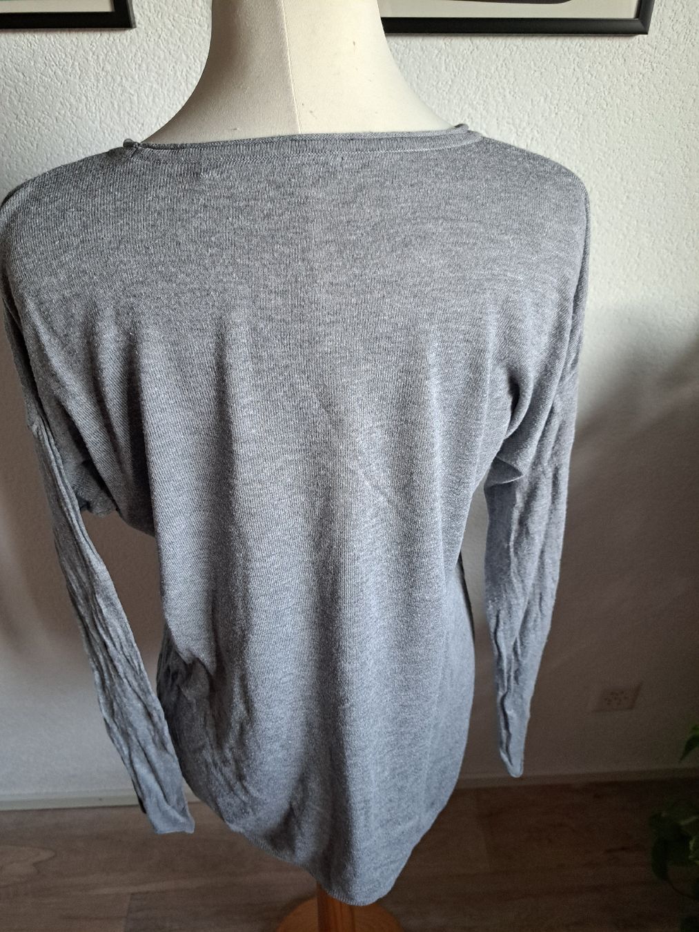 Only Pulls & Sweat-shirts: Pullover Only grau mit Sternmuster Grösse S gebraucht – D'occasion à Kriegstetten par Jakasi 1
