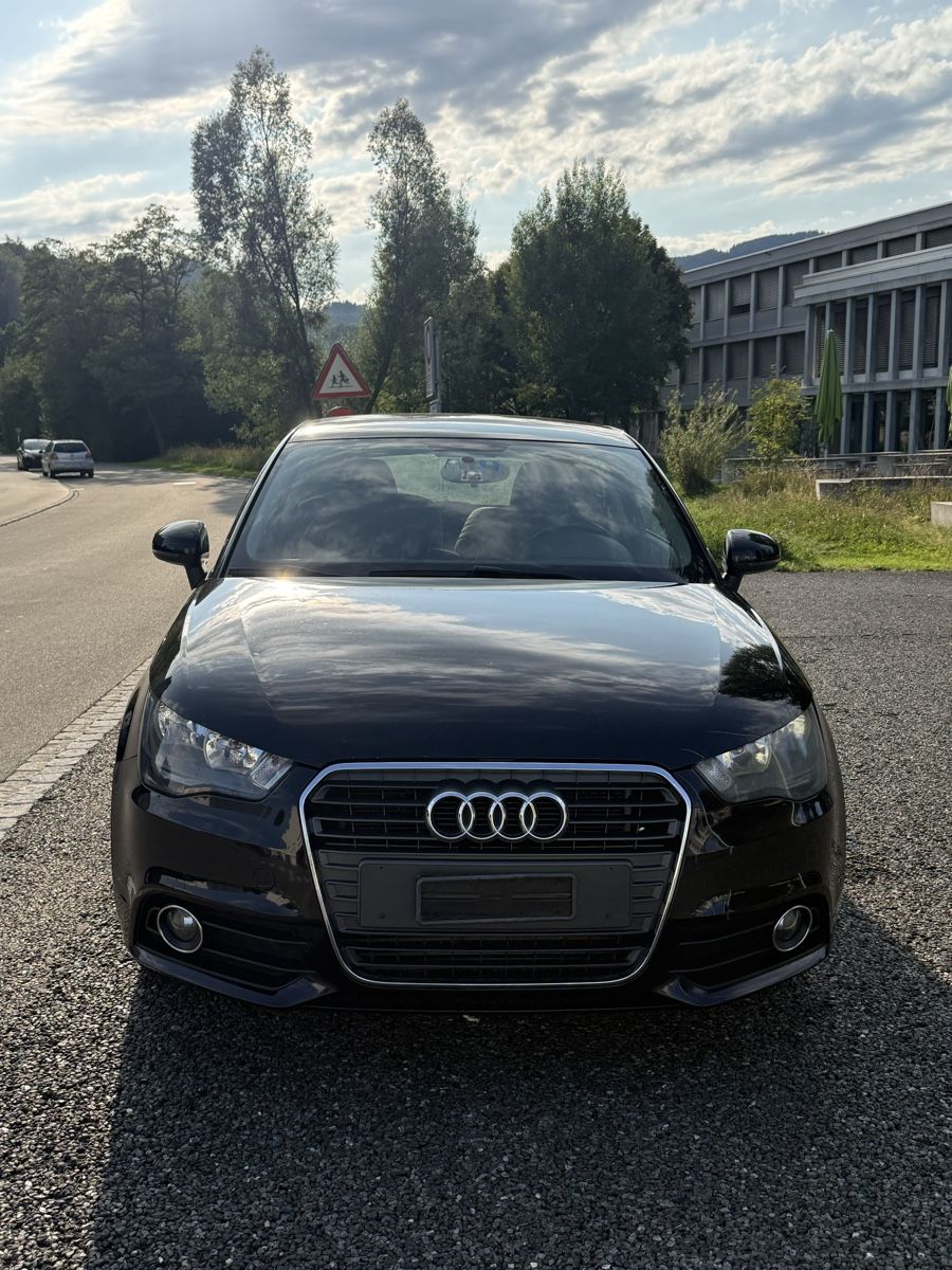 Audi Automobili: Audi A1 1.6TDI – Usato da Widnau venduto da SBCars1 2