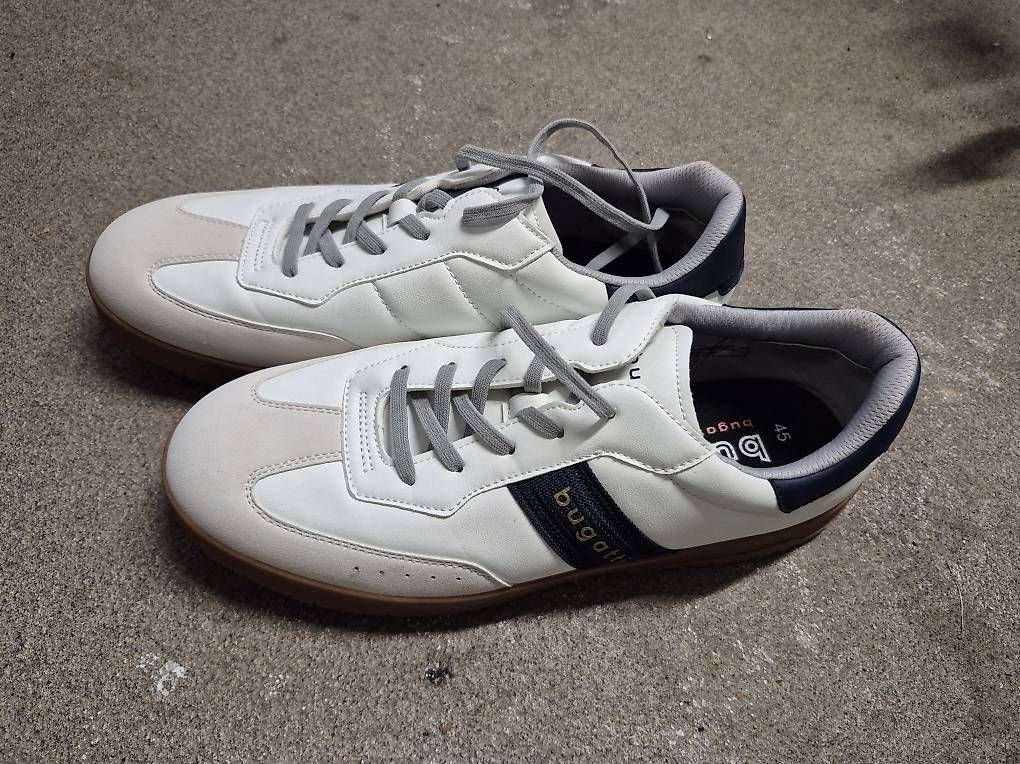 Herrenschuhe: Neue Turnschuhe Gr. 45 – Neu und originalverpackt aus Altstätten SG von happymuus