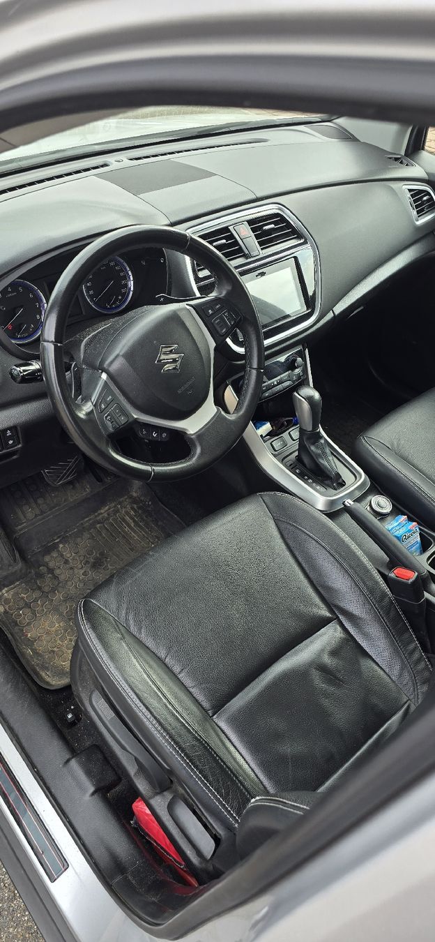 Suzuki Autos: Suzuki s-cross 4x4 automatik – Gebraucht aus Gettnau von Rascor 6