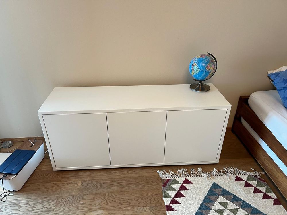 Cassettiere: Sideboard/Kommode, weiss, Schreineranfertigung – Usato da Freienbach venduto da pyramidefujji 1