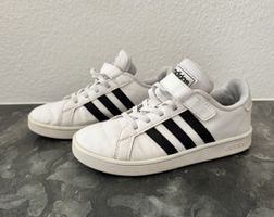 Adidas Kinder Sneaker, Grösse 32