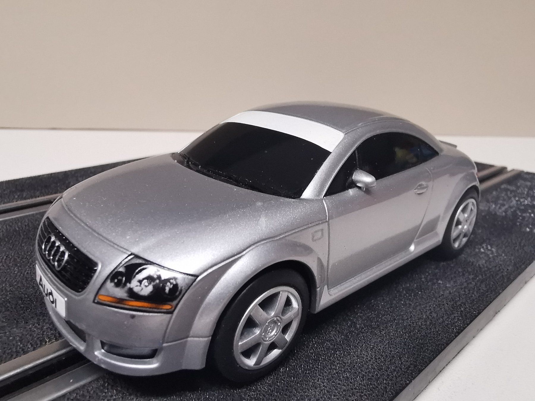 Piste: Scalextric Audi TT    1/32 – Usato da Winterthur venduto da Lonpos1