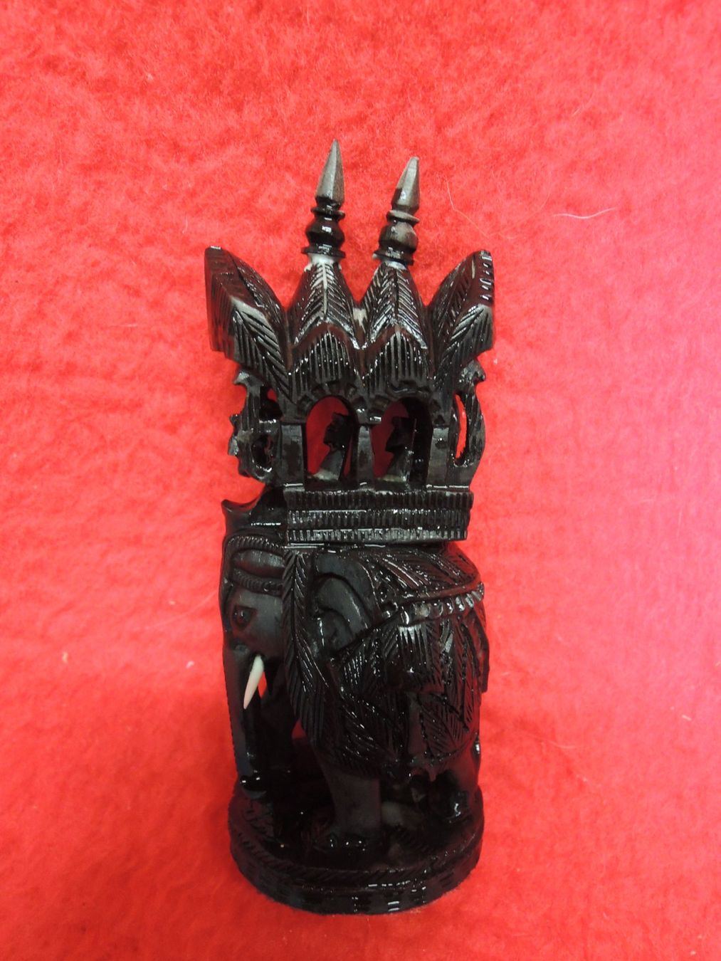 Sculture & Statue: Wunderschöne, handgeschnitzte Elefantenfigur aus Indien – Usato da Uznach venduto da rut_xrx5