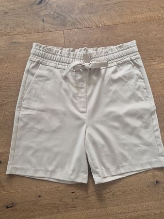 Sommerliche, beige Shorts von Oxmo, Grösse 40