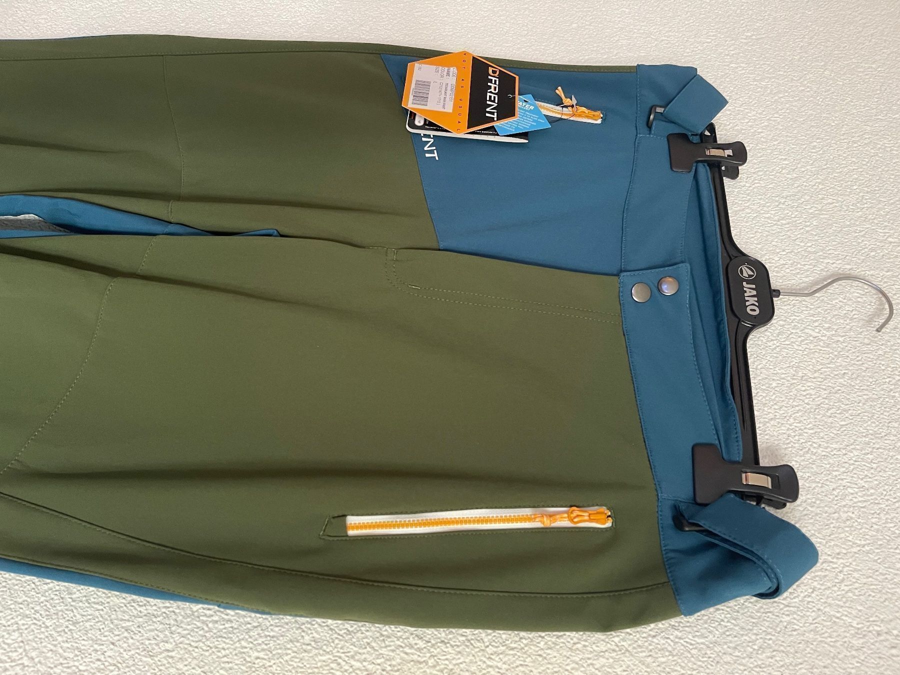 Hosen: Dfrent Tremblant Man Ski pant Gr. L – Neu und originalverpackt aus Spreitenbach von Opfikoner1 3