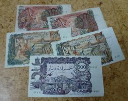 Lot ++ 5 alte Banknoten aus Algerien ab 1970