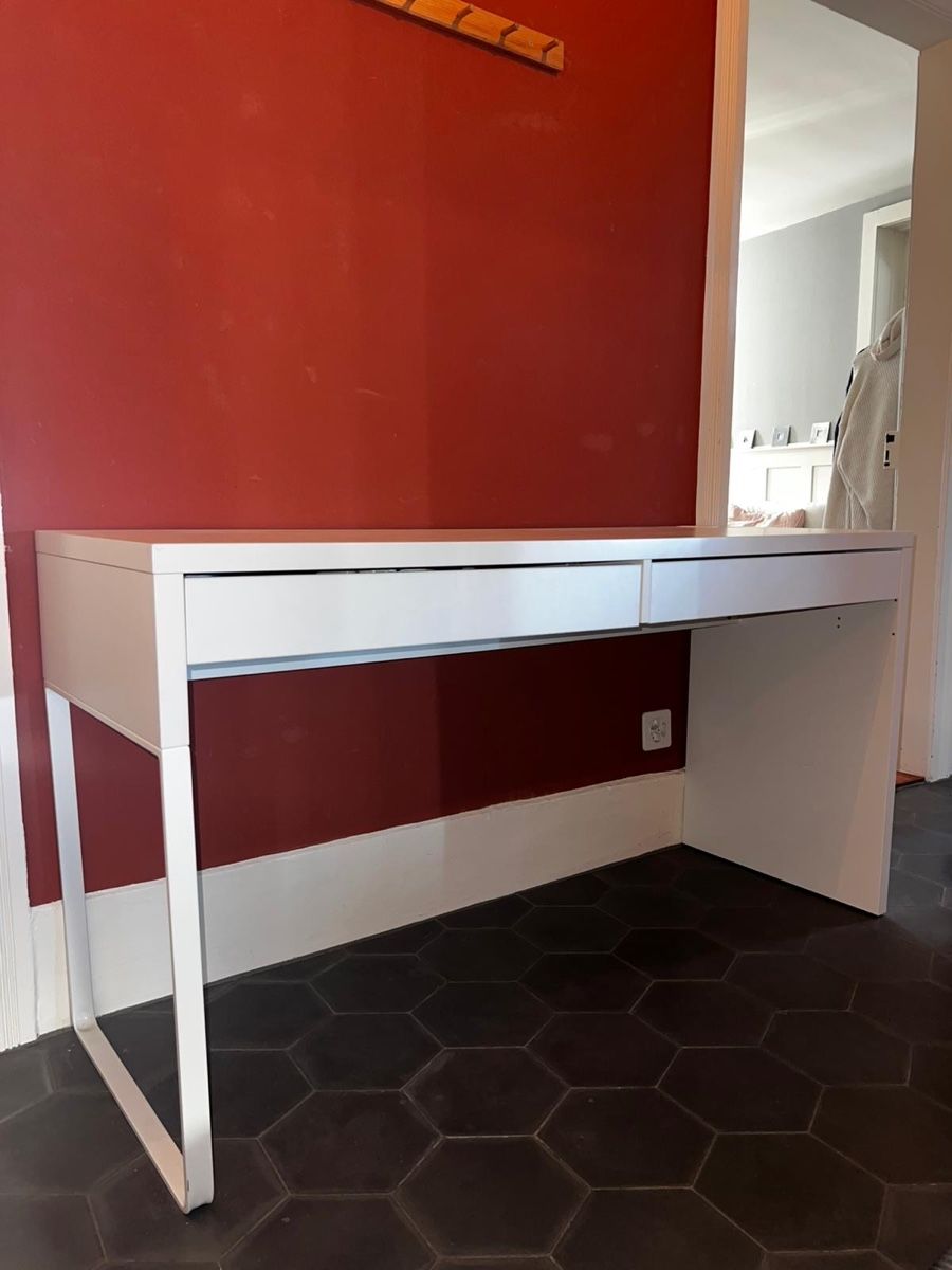 Ikea Bureaux: Ikea Micke Schreibtisch – D'occasion à Zürich par robinhardy 2