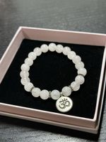 Rosenquarz Armband mit Ohm-Anhänger