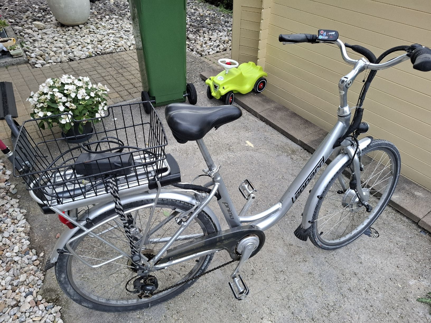 Leopard Biciclette: E-Bike Leopard 790 mit 3 Modus & Korb – Usato da Studen BE venduto da MaxMustermann123 1