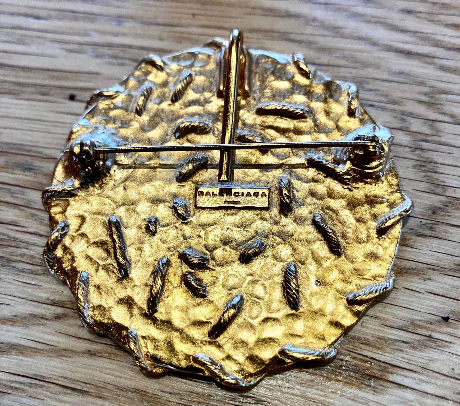 Balenciaga Broschen & Nadeln: BALENCIAGA broche/pendentif vintage – Gebraucht aus Saclentse von 4rnsn7 1
