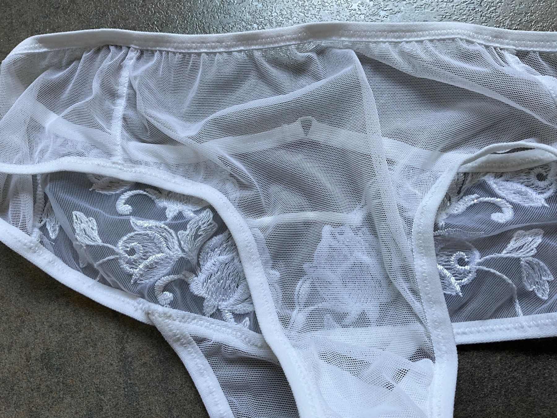 Autres dessous: String Damen Farbe weiss Größe M – D'occasion à Basel par elster1986 2