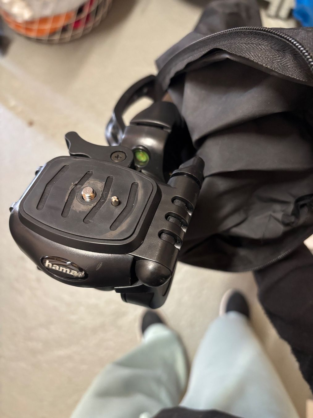 Hama Stative & Stativköpfe: Stativkopf Hama mit Tasche neuwertig – Gebraucht aus Sierre von miimyculous 1