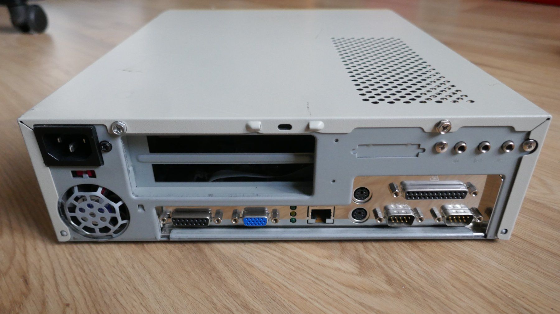 PCs: Alter Computer - Pentium 3 – D'occasion à Wenslingen par FairlightCMI 2