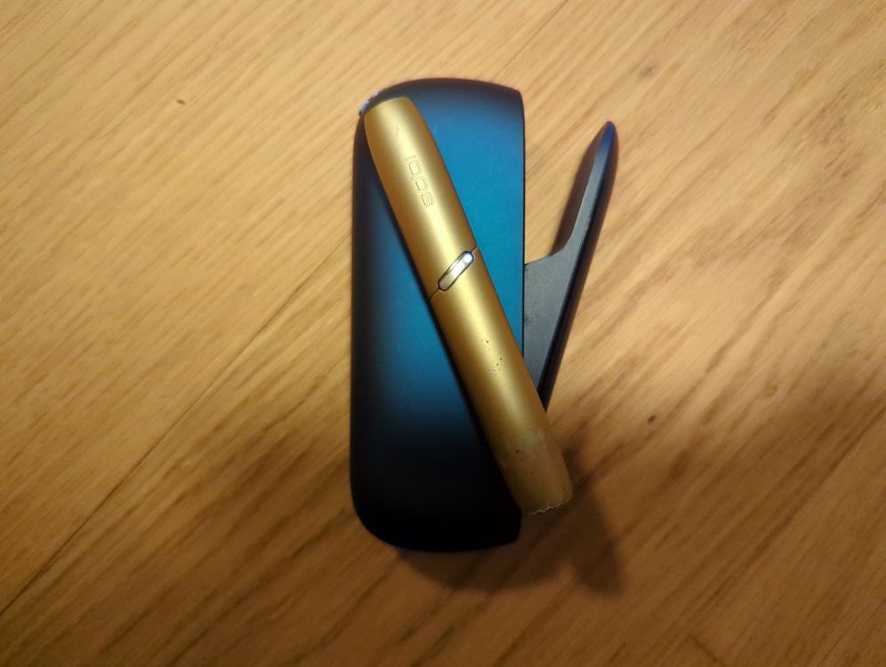 IQOS 3 HEETS Gerät in Blau (Stick in Gold) inkl. Putzzubehör