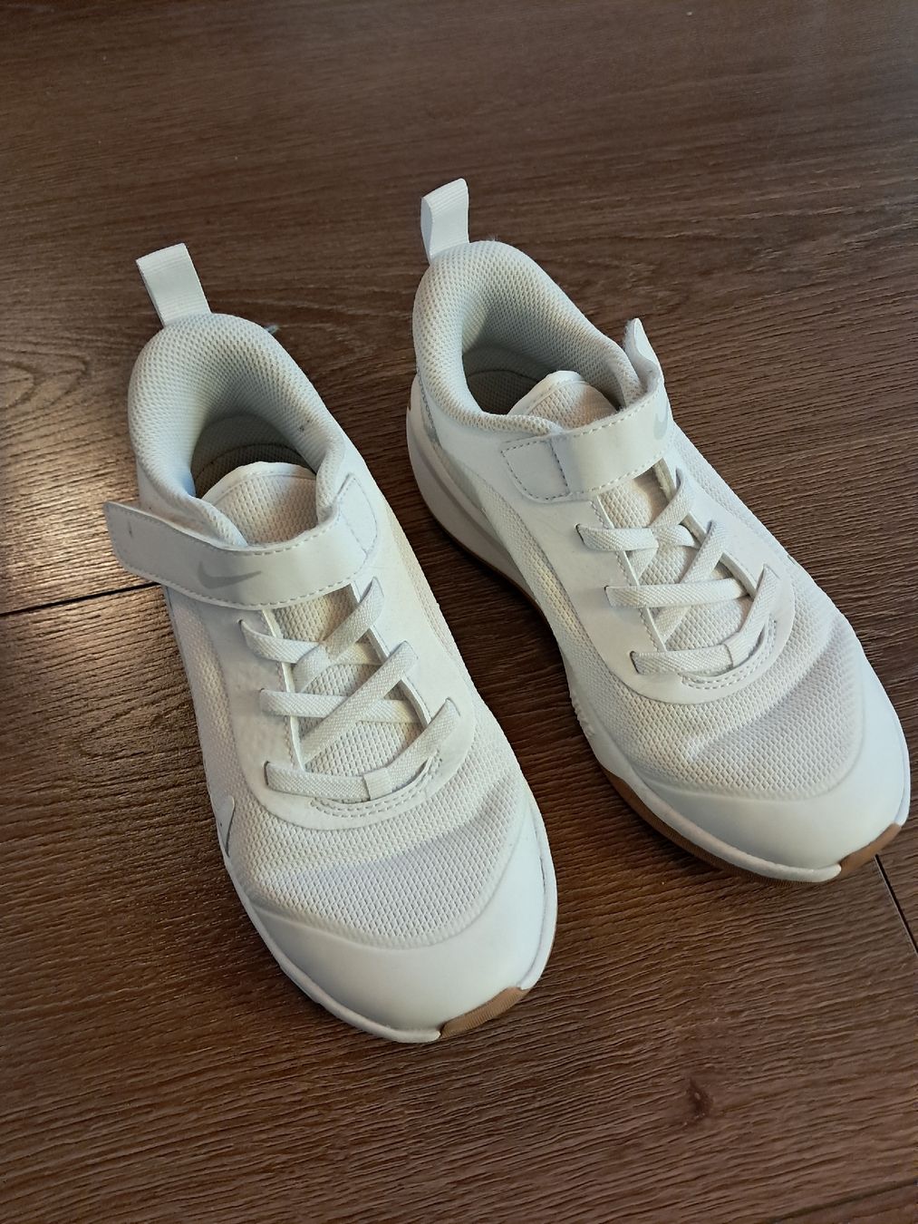 Nike Scarpe per ragazze: Hallenschuhe Nike 33.5 – Usato da Koppigen venduto da Tanne2014