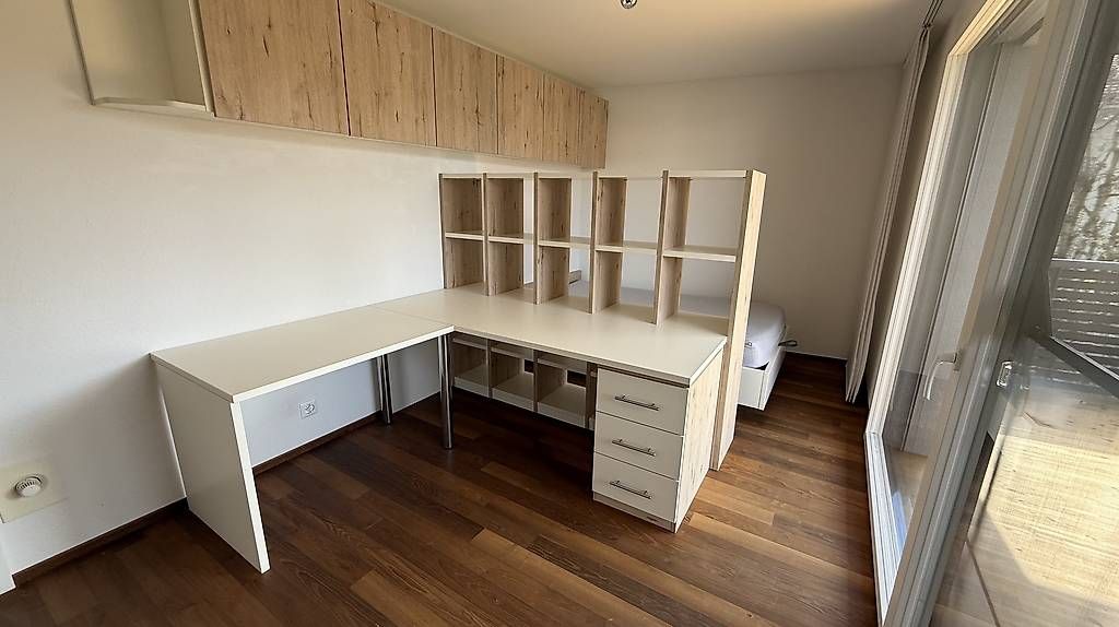 Scrivanie: Ensemble Bureau d'Angle & Étagères Premium – Usato da St-Sulpice VD venduto da mur_6r2n 1