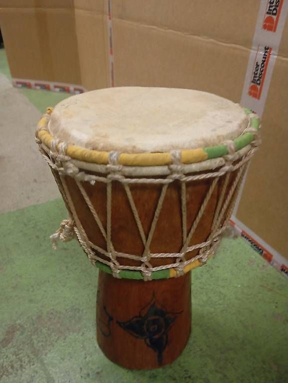 Musikinstrumente: Kinder djembe – Gebraucht aus Basel von Petergunn