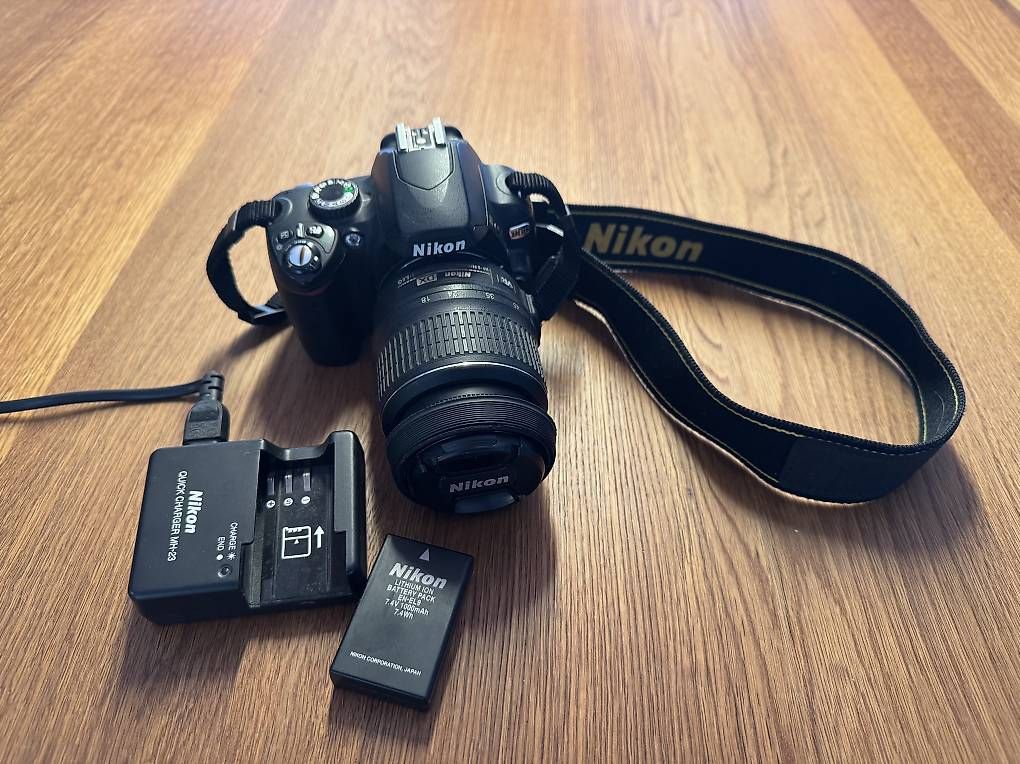 Nikon Fotocamera: Nikon D60 DSLR Spiegelreflexkamera mit Objektiv – Usato da Aetingen venduto da audrey_cosmopolitan
