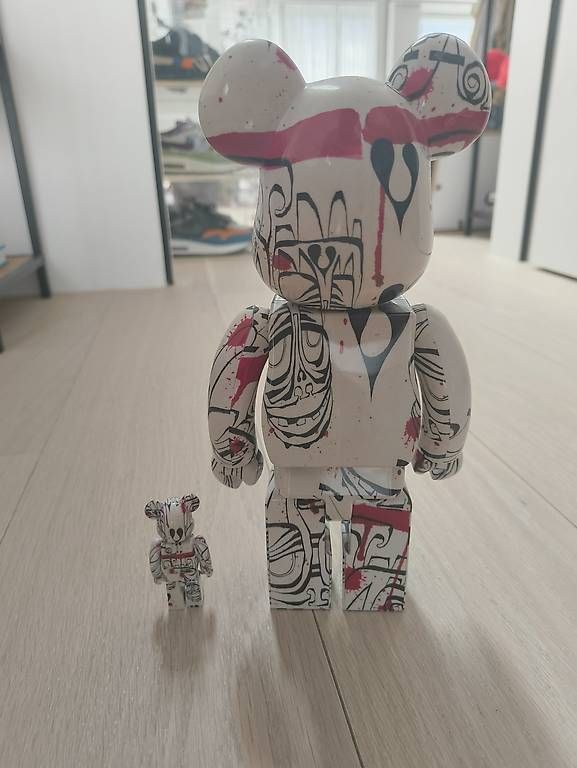 Statuette: Bearbrick x PHIL FROST 100% & 400% Set – Usato da Luzern venduto da Pokepas 4