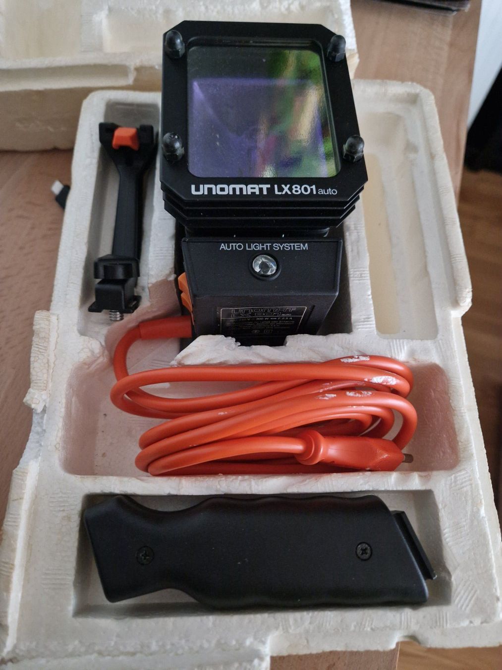 Lampade: UNOMAT LX801 Auto Compact Video Safety Light – Usato da Schaffhausen venduto da tdd_yds8 4