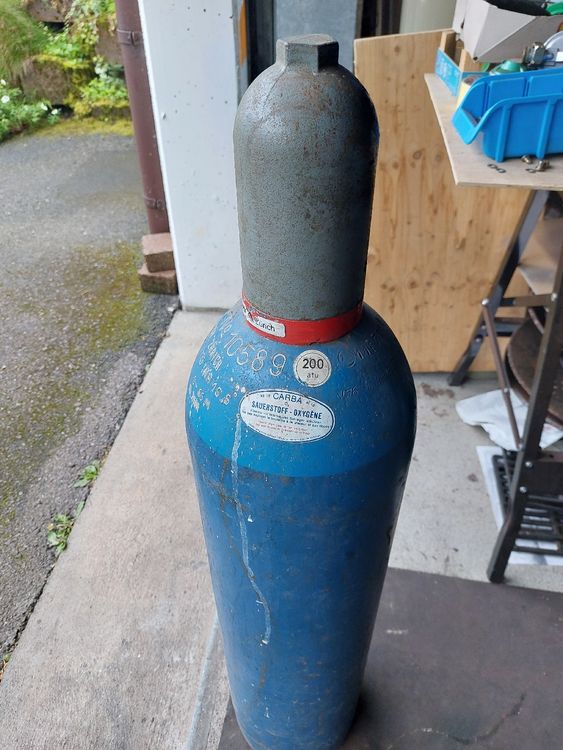 Gas-Geräte & -Technik: Schöne Sauerstoff Gasflasche gemäss Fotos – Gebraucht aus Kriens von Allerhand5