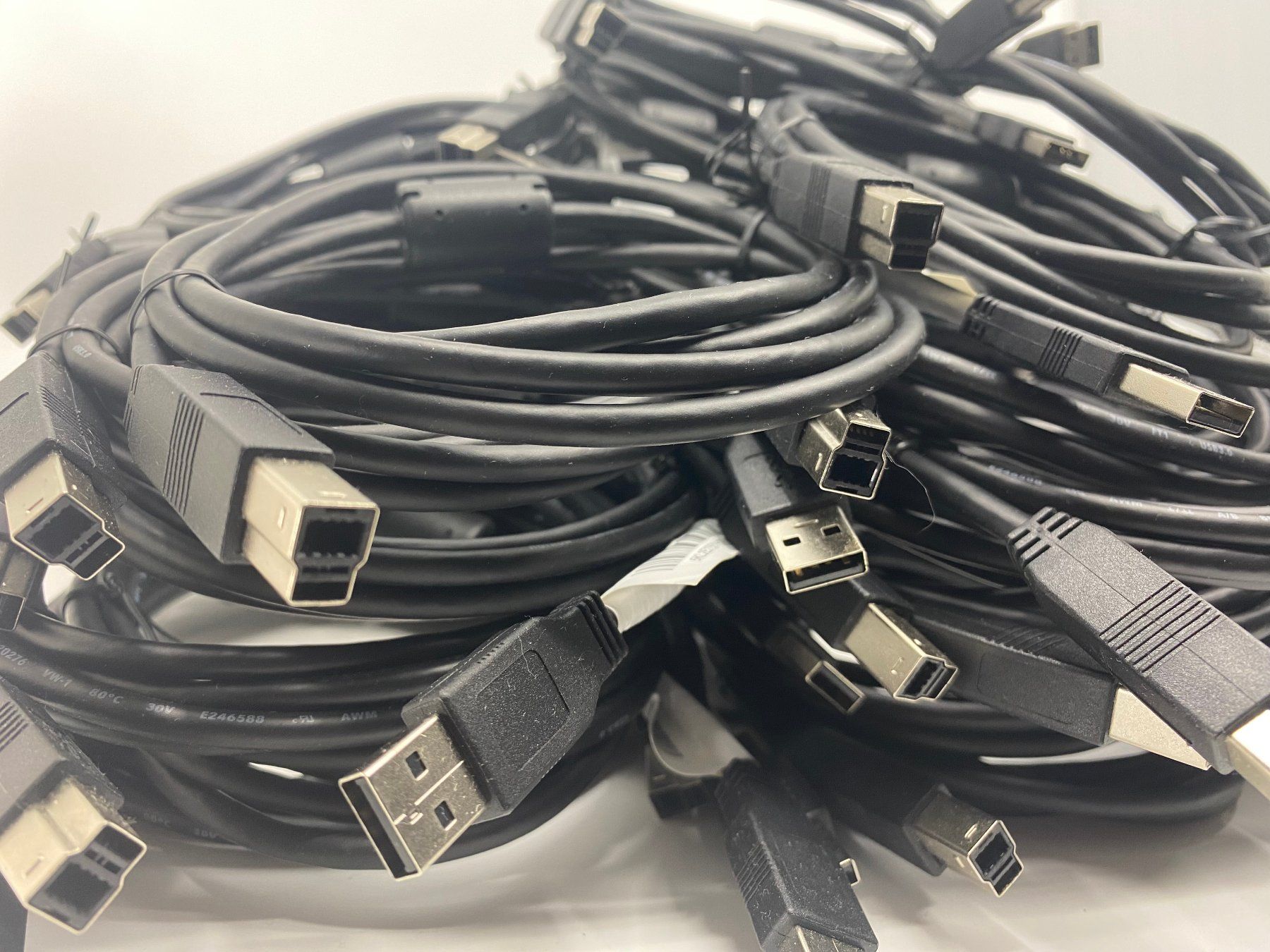 Hewlett Packard Cavi: HP USB Datenkabel 935544 - USB 3.0 - 1.8m – Nuovo (secondo la descrizione) da Langwiesen venduto da Restposten-24 2