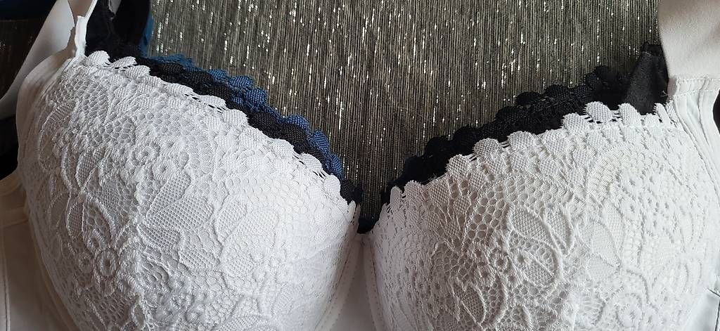 Sonstige Unterwäsche: BH Grösse 90C, 3 Stück – Gebraucht aus Laupen BE von Ursulam3635 2