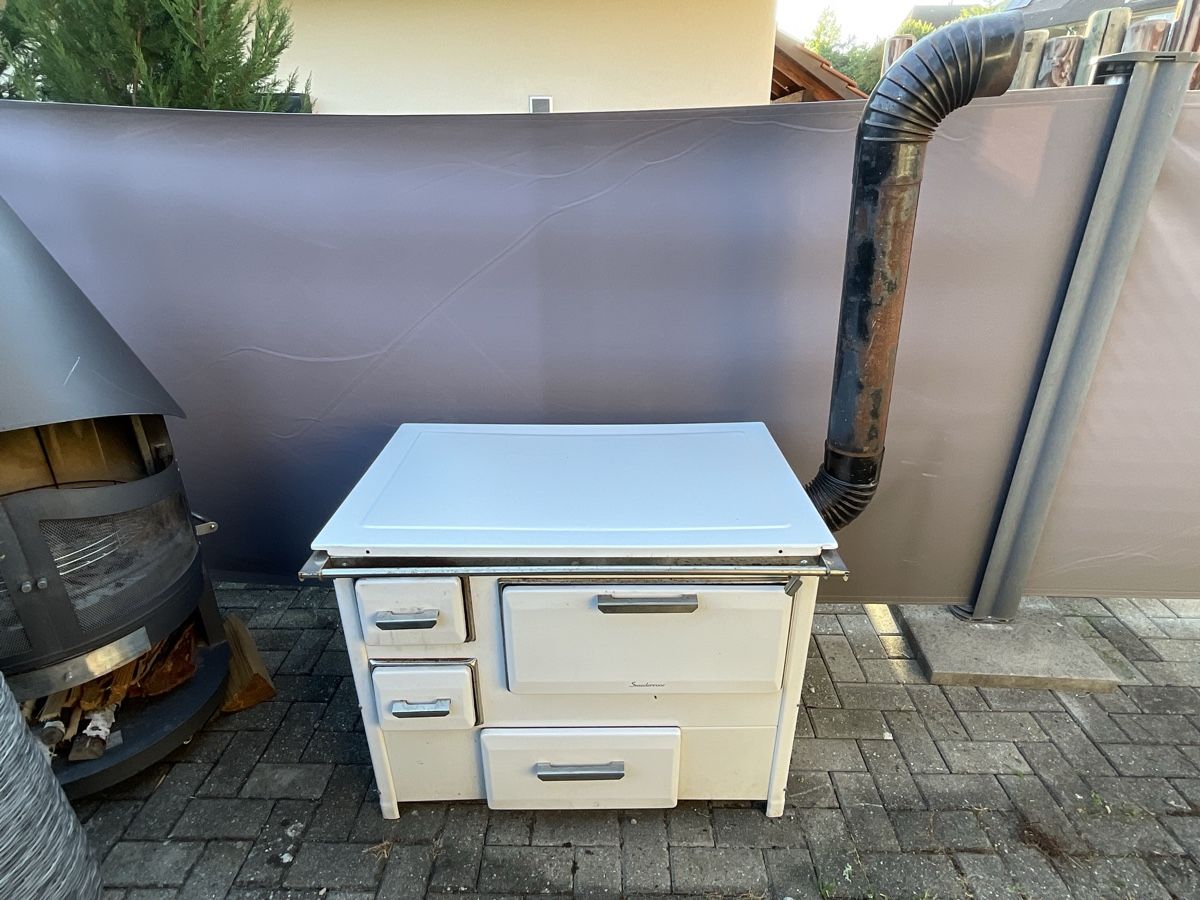 Cucine: Alter Holzkochherd / Outdoorküche – Usato da Jens venduto da fynn03