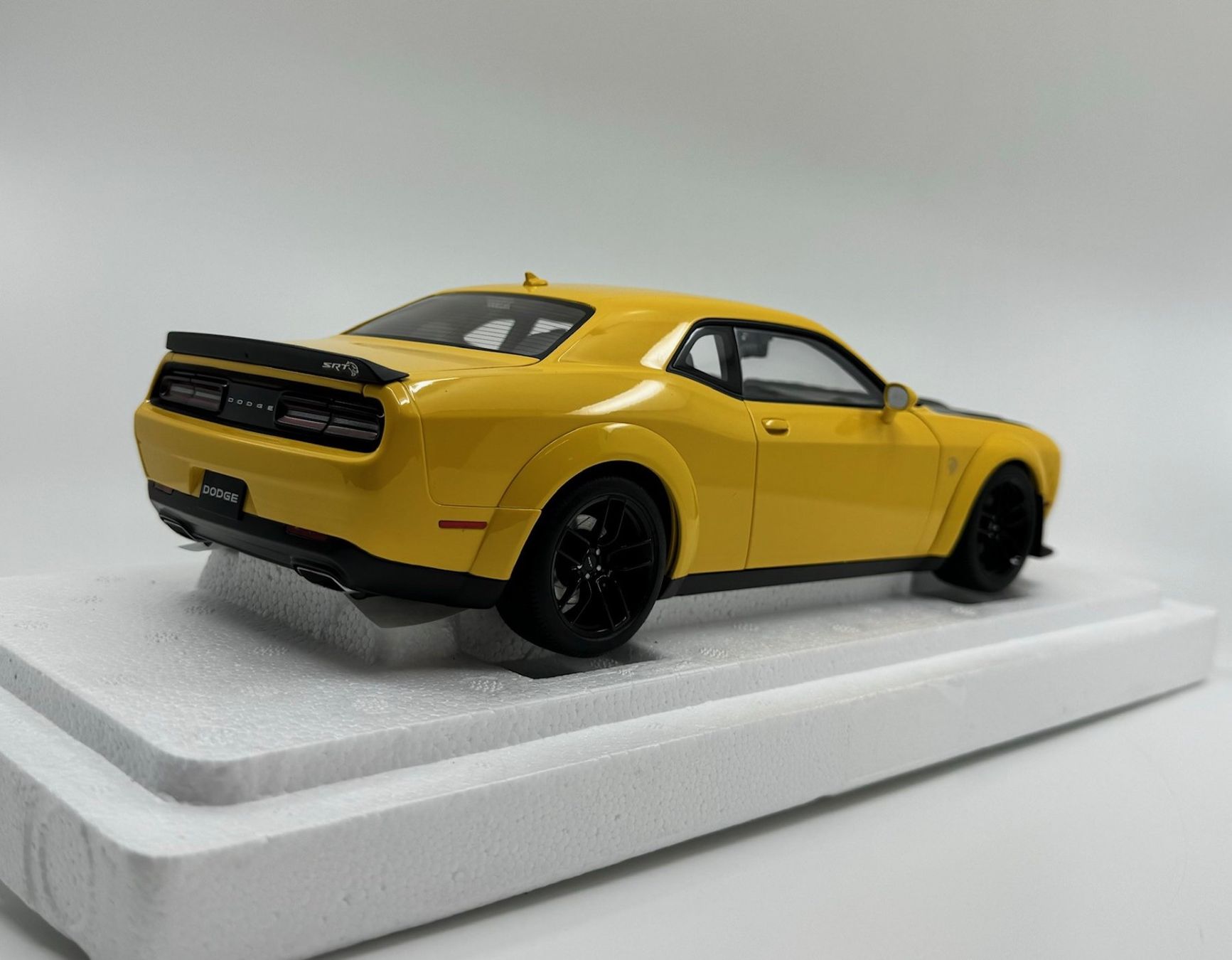 Autoart Modellautos: 1:18 AUTOart Dodge Challenger SRT Hellcat Widebody – Gebraucht aus Tübach von BonnevilleMotors 3