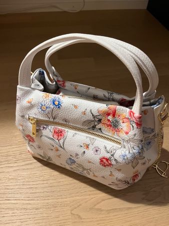 Tasche mit Blumen