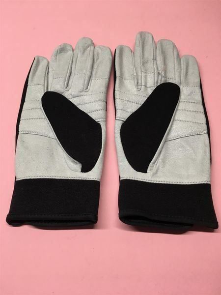 Mute per immersioni: 5-Finger Handschuhe Grösse M – Nuovo (secondo la descrizione) da Cresciano venduto da TicinoGrigioni