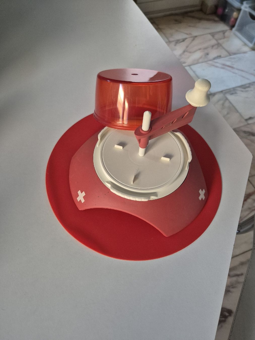 Cucine complete: Girolle pour "Tête de Moine" – Usato da Domat/Ems venduto da ver_7q9b